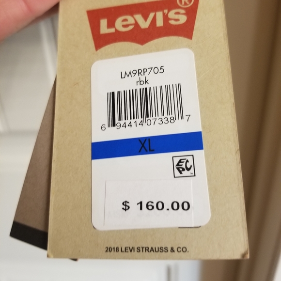 Sold. NWT Men's Levi's Heavyweight Puffer Jacket - Picture 5 of 10